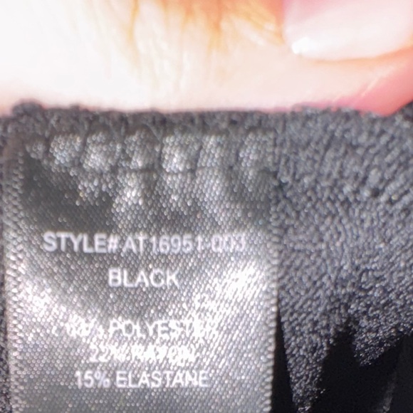 ASTR the Label Black AsymmetricalOff the Shoulder Lightweight Sweater - Size L - Picture 4 of 4